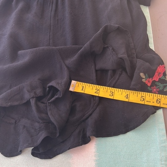 American Eagle Floral Embroidered‎ Detail Bell Sleeve Short Romper - Picture 14 of 14